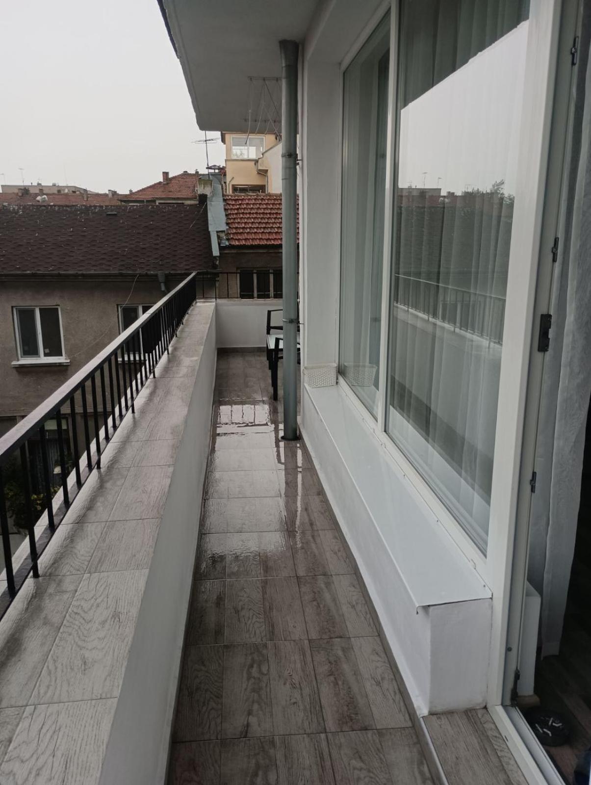 Yanakiev'S Central Apartment Burgas Exterior photo